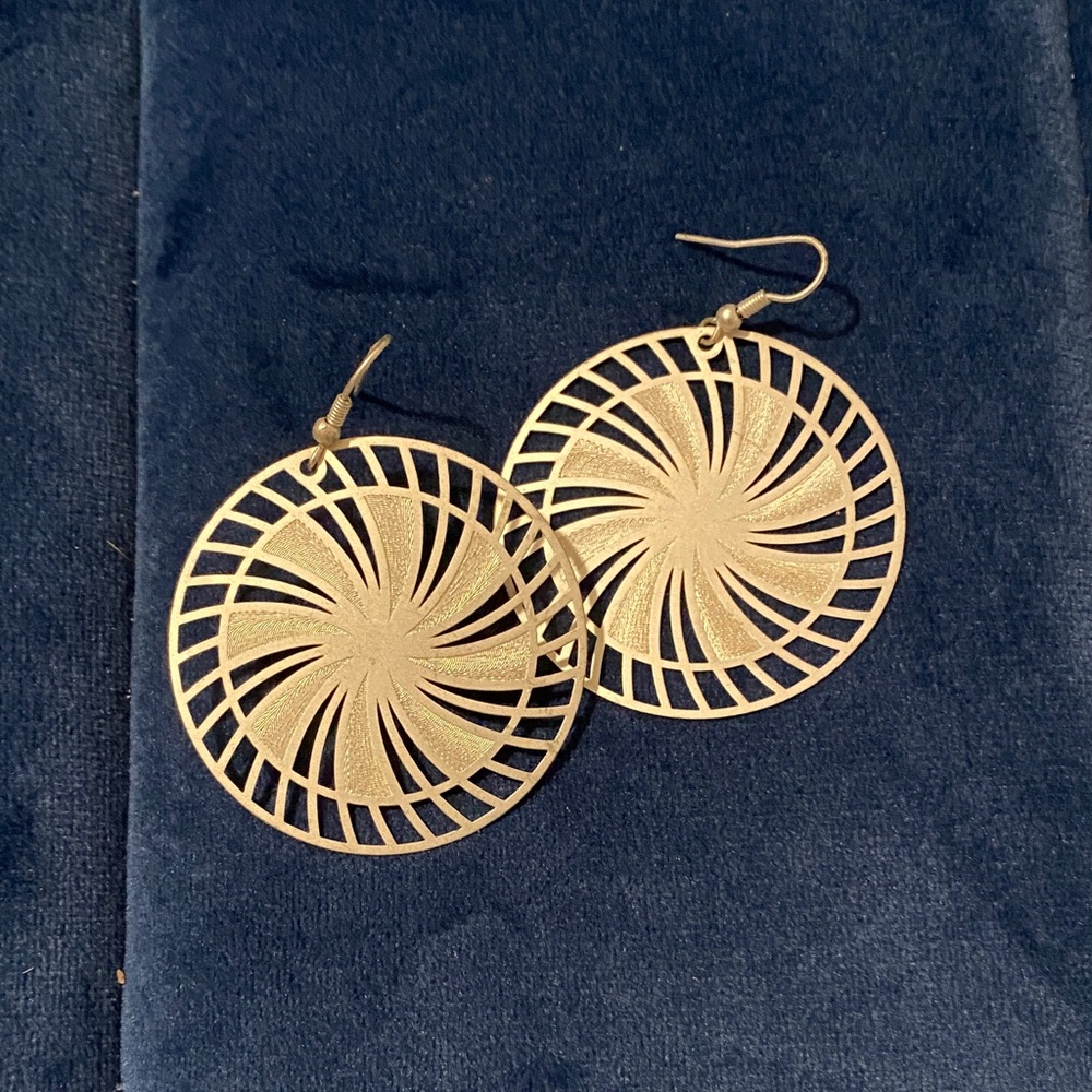 Elegant Silver Filigree Earrings